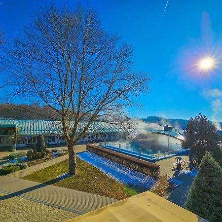 Апартаменты Harmonia Vendeghaz 100 Meterre Az Igali Gyogyfuerdotol Экстерьер фото